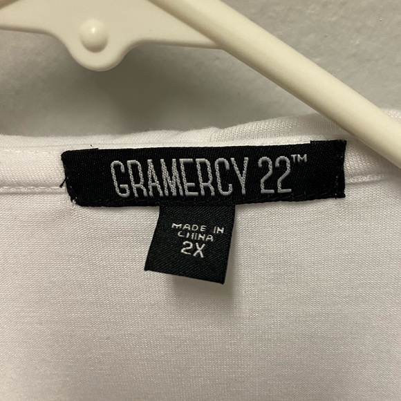 Gramercy 22 Plus Size 2X White Ruffled Cardigan. - Picture 4 of 4